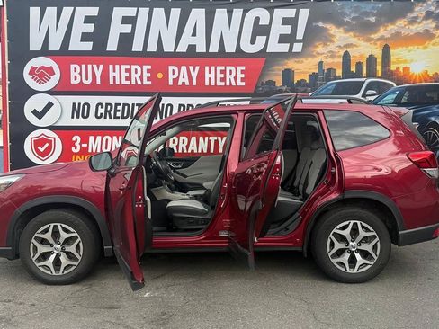 Used 2019 Subaru Forester Premium AWD/4WD image 4