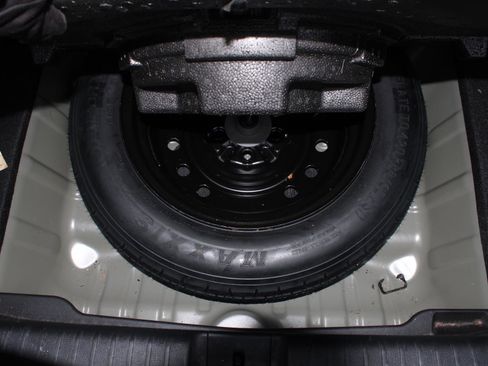 Certified 2023 Honda Accord EX image 8