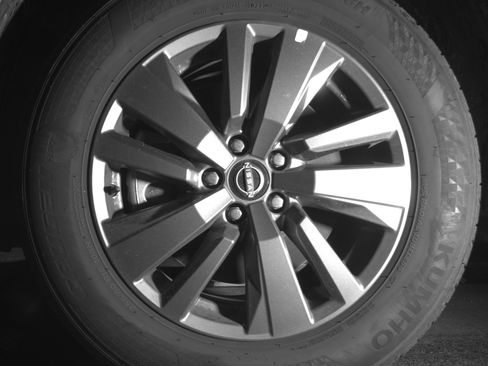 Used 2025 Nissan Pathfinder SV image 12