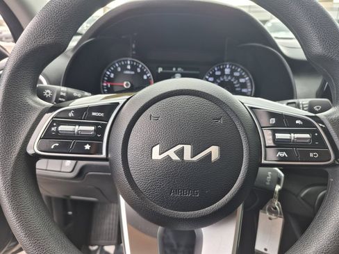 Used 2023 Kia Forte LXS image 20