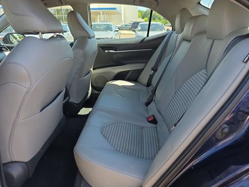 Used 2021 Toyota Camry SE FWD image 11
