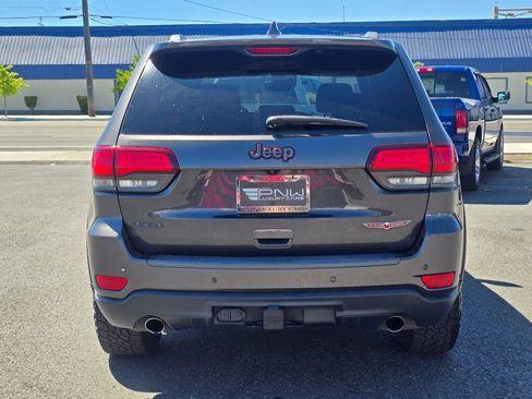 Used 2018 Jeep Grand Cherokee Trailhawk w/ Trailhawk Luxury Group AWD/4WD image 7
