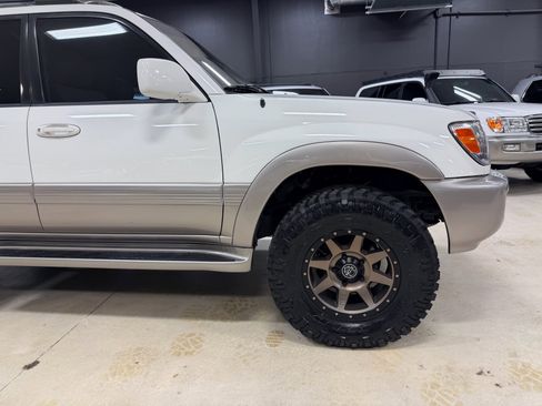 Used 2004 Toyota Land Cruiser image 16