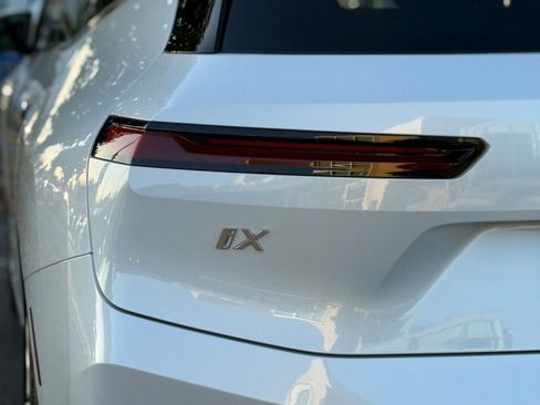 Used 2026 BMW iX xDrive60 image 16