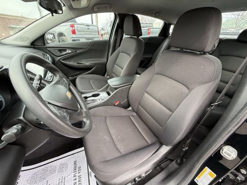 Used 2025 Chevrolet Malibu LT image 14