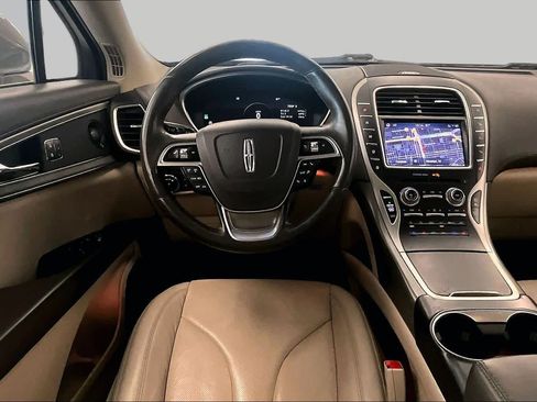 Used 2019 Lincoln Nautilus Reserve FWD image 5
