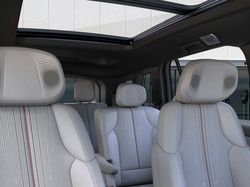 New 2026 Cadillac Vistiq Luxury AWD/4WD image 24