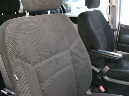 Used 2017 Dodge Grand Caravan SE w/ Power Window Group FWD image 10