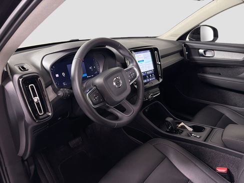 Certified 2025 Volvo XC40 B5 Core image 10