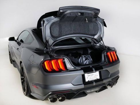 Used 2022 Ford Mustang Shelby GT500 w/ Technology Package image 12