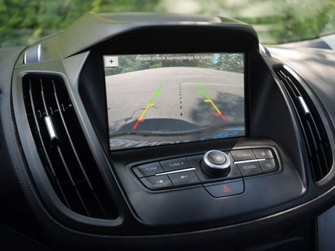 Used 2019 Ford Escape SE FWD image 10