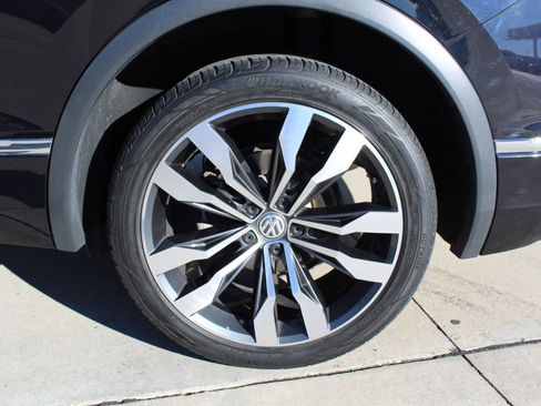 Used 2021 Volkswagen Tiguan SEL Premium R-Line image 5