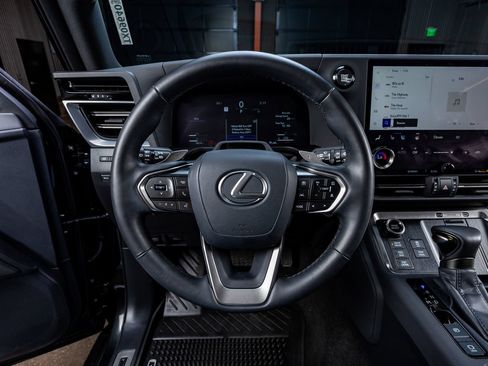 Used 2024 Lexus GX 550 AWD/4WD image 19