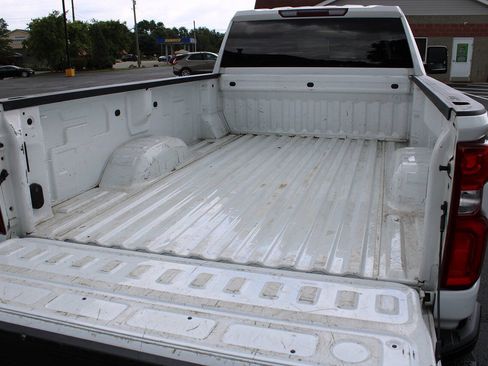 Used 2021 Chevrolet Silverado 2500 Custom w/ Custom Value Package AWD/4WD image 11