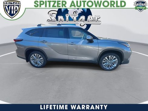 New 2026 Toyota Highlander Platinum image 10