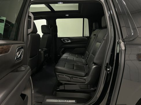 Used 2022 Chevrolet Suburban Z71 image 29
