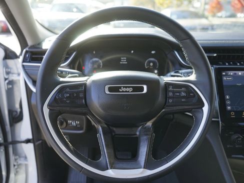 Used 2023 Jeep Grand Cherokee L Limited w/ Luxury Tech Group II image 12