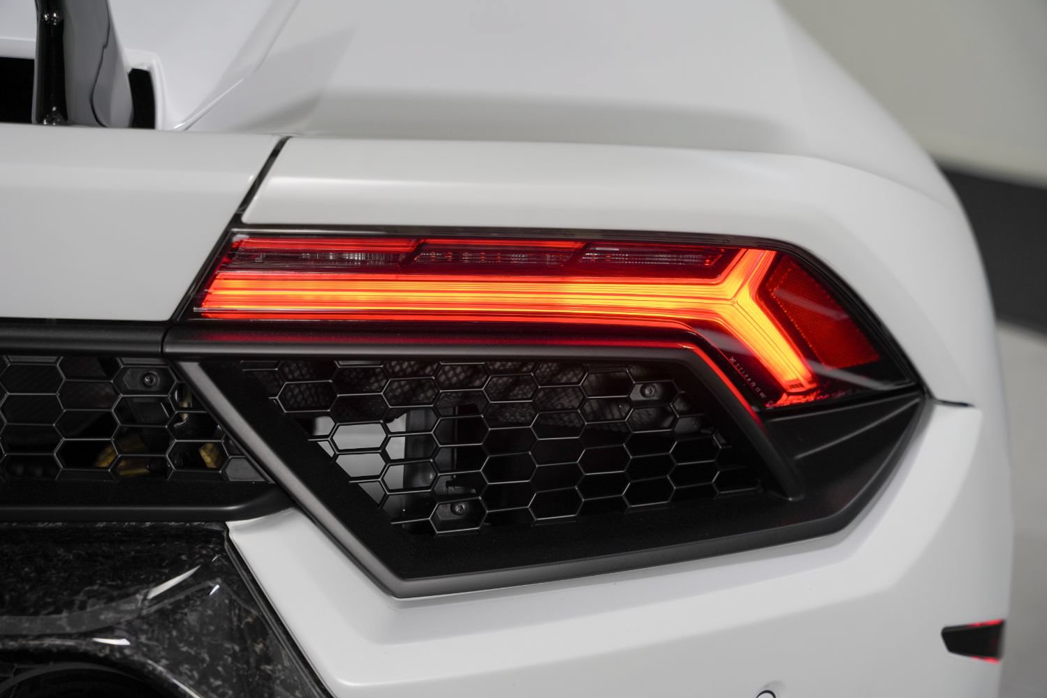 Used 2018 Lamborghini Huracan Performante AWD/4WD image 22