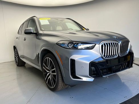 Certified 2025 BMW X5 xDrive40i w/ M Sport Package image 2