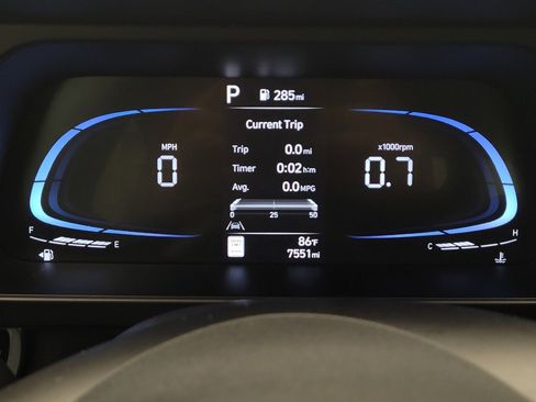 Used 2024 Hyundai Elantra SE FWD image 23