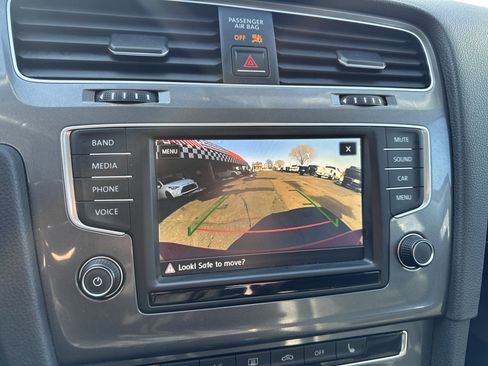 Used 2017 Volkswagen Golf Alltrack S image 27