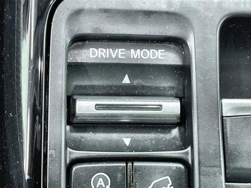 Certified 2023 Honda Pilot Touring image 21