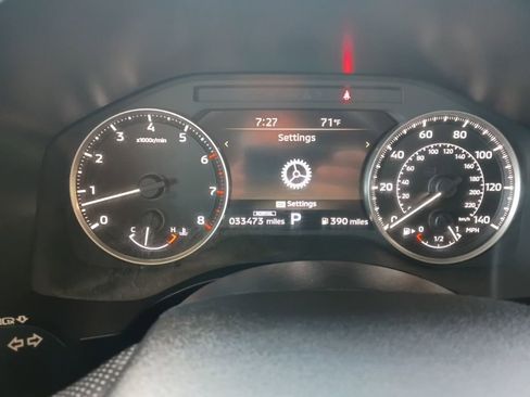 Used 2025 Mitsubishi Outlander SE AWD/4WD image 2