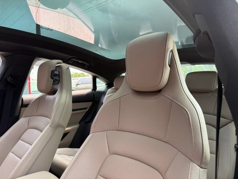 Used 2023 Porsche Taycan RWD image 19