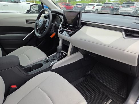 Used 2025 Toyota Corolla Cross L FWD image 14