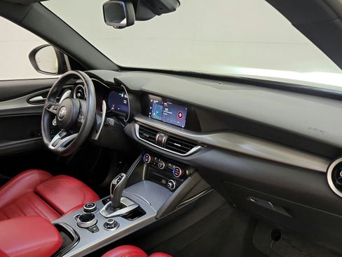 Used 2024 Alfa Romeo Stelvio Veloce AWD/4WD image 34