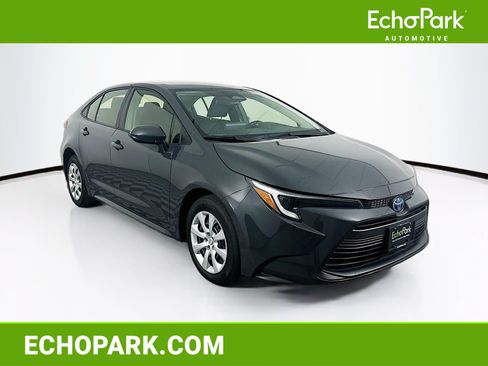 Used 2023 Toyota Corolla LE w/ Carpet Mat Package (TMS) FWD image 1