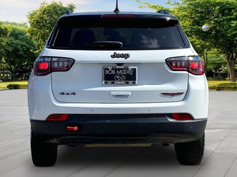 Used 2025 Jeep Compass Trailhawk AWD/4WD image 5