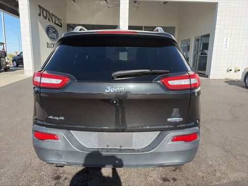 Used 2015 Jeep Cherokee Latitude w/ Cold Weather Group AWD/4WD image 4