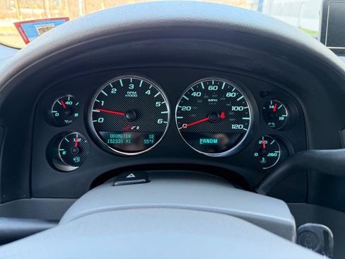 Used 2010 Chevrolet Avalanche LT w/ Suspension Package, Off-Road image 40