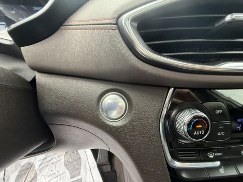 Used 2019 Hyundai Santa Fe Limited image 21