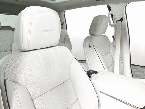 New 2026 Buick Enclave Avenir w/ Super Cruise Package image 23