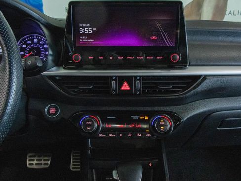 Used 2023 Kia Forte GT image 4