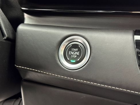 Used 2023 Cadillac Escalade ESV V AWD/4WD image 37