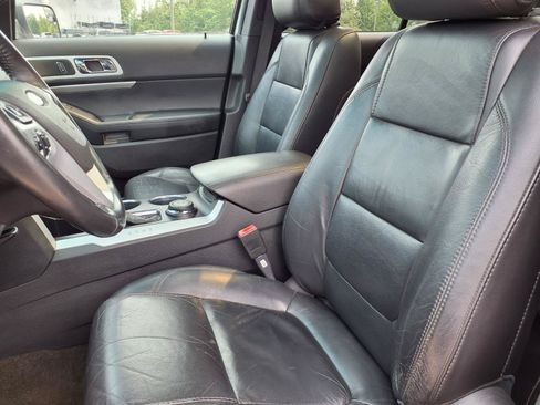 Used 2013 Ford Explorer XLT AWD/4WD image 3