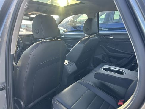 Used 2024 Volkswagen Jetta SE image 8