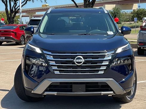 Used 2026 Nissan Rogue SL FWD image 2