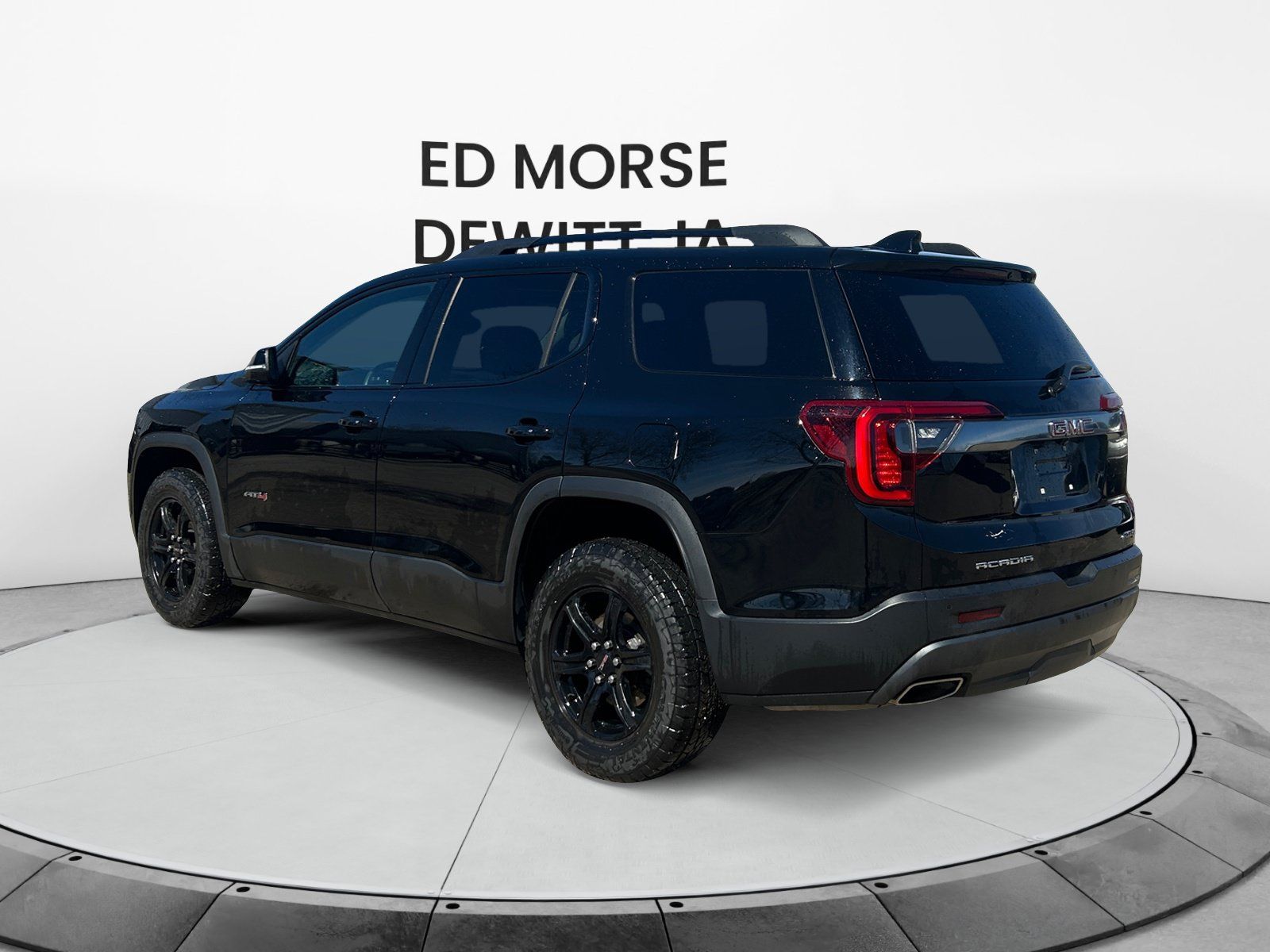 Used 2023 GMC Acadia AT4 w/ Technology Package AWD/4WD image 3