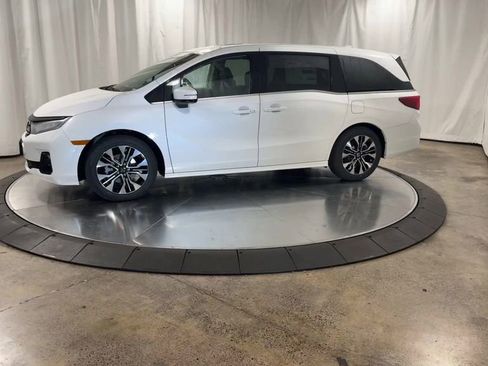 New 2026 Honda Odyssey Elite image 5