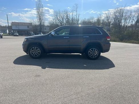 Used 2021 Jeep Grand Cherokee Limited w/ Luxury Group II image 2