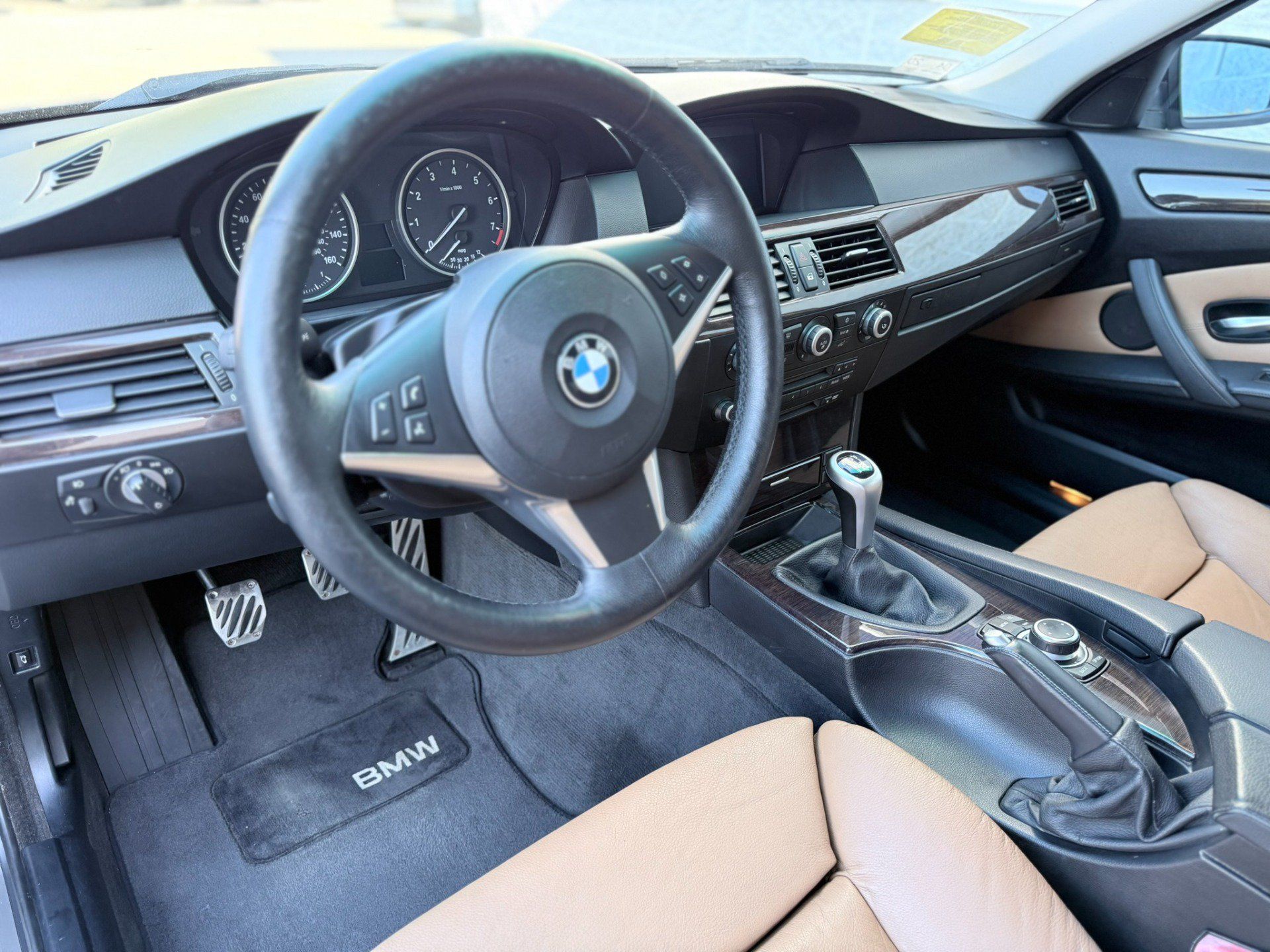 Used 2009 BMW 535i xDrive Wagon AWD/4WD image 11