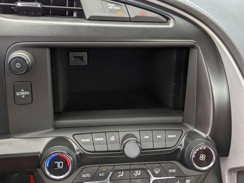 Used 2017 Chevrolet Corvette Stingray Convertible RWD image 25