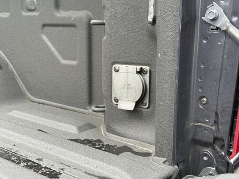 Used 2024 Chevrolet Silverado 2500 Custom w/ Custom Value Package image 10