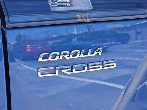 Used 2026 Toyota Corolla Cross LE FWD image 11