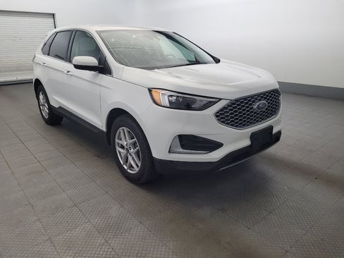 Used 2024 Ford Edge SEL image 13