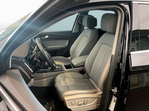 Used 2021 Audi Q5 2.0T Premium Plus w/ Premium Plus Package AWD/4WD image 8